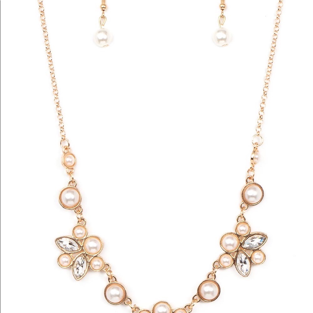 Paparazzi Royally Ever After Gold Necklace - Picture 3 of 6